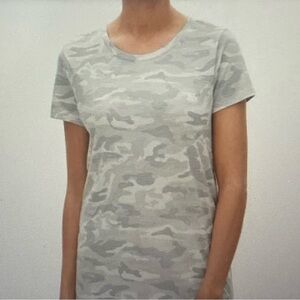 GAP ladies size large, crewneck, white, and gray camouflage T-shirt